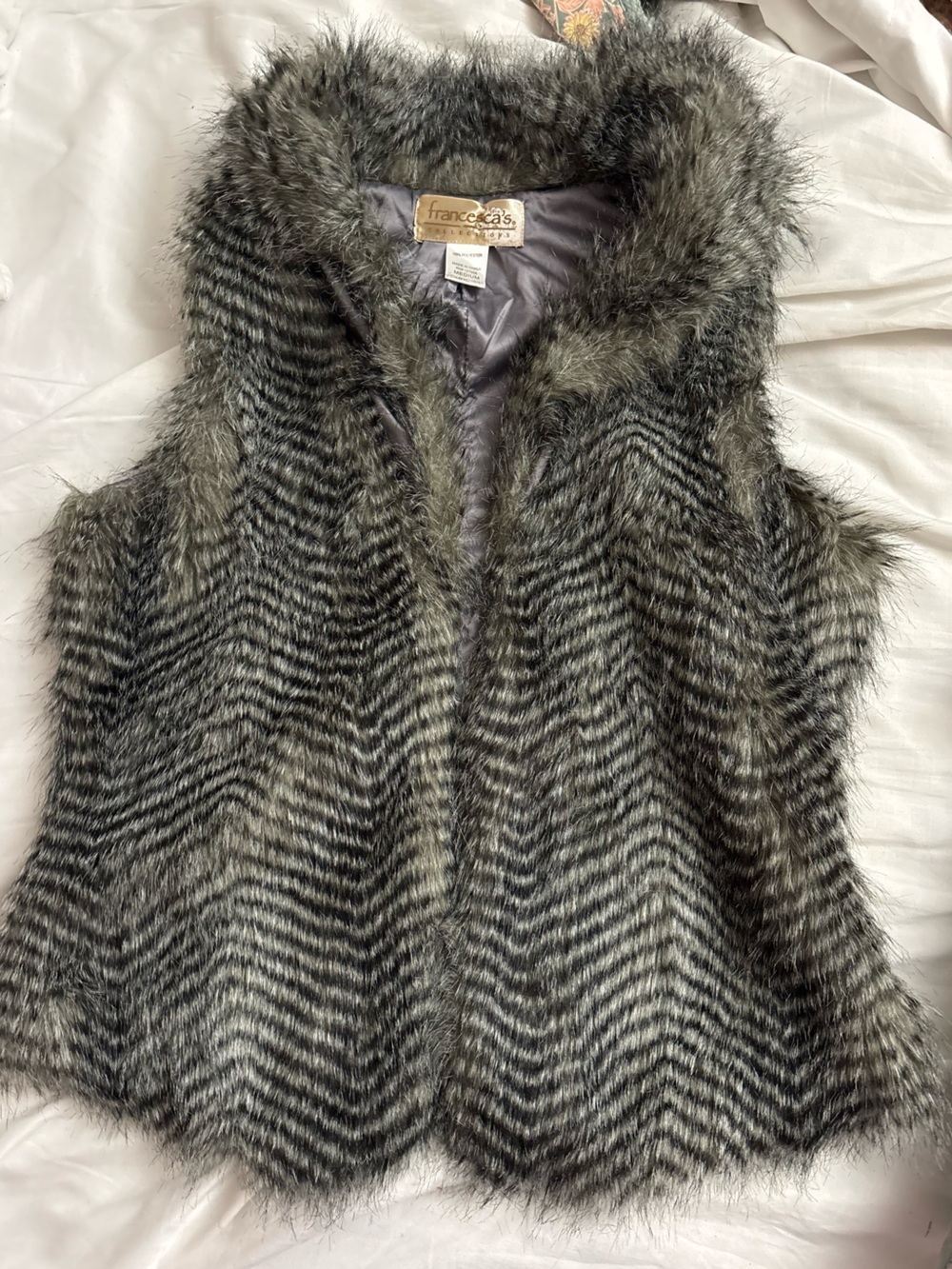 Francesca's Collections Faux Fur Vest in Gray and Black